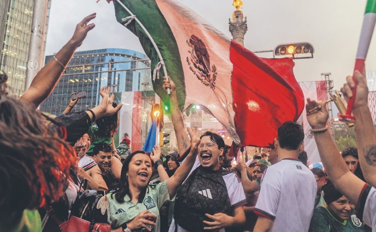Mundial 2026 en México; estas son las multas por orinar o beber en la vía pública